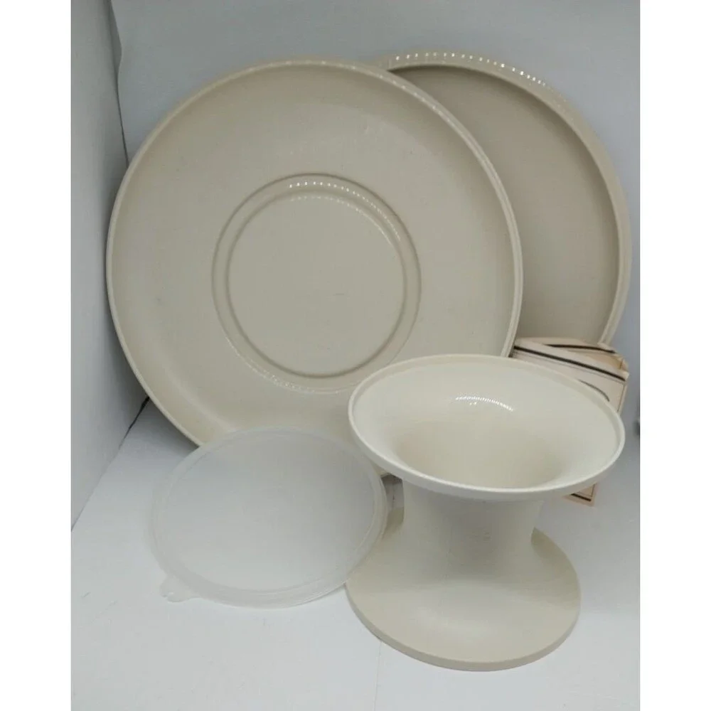 1983 Tupperware Serve It All Pedestal 4-pc Set #1532 Never used! Retro!